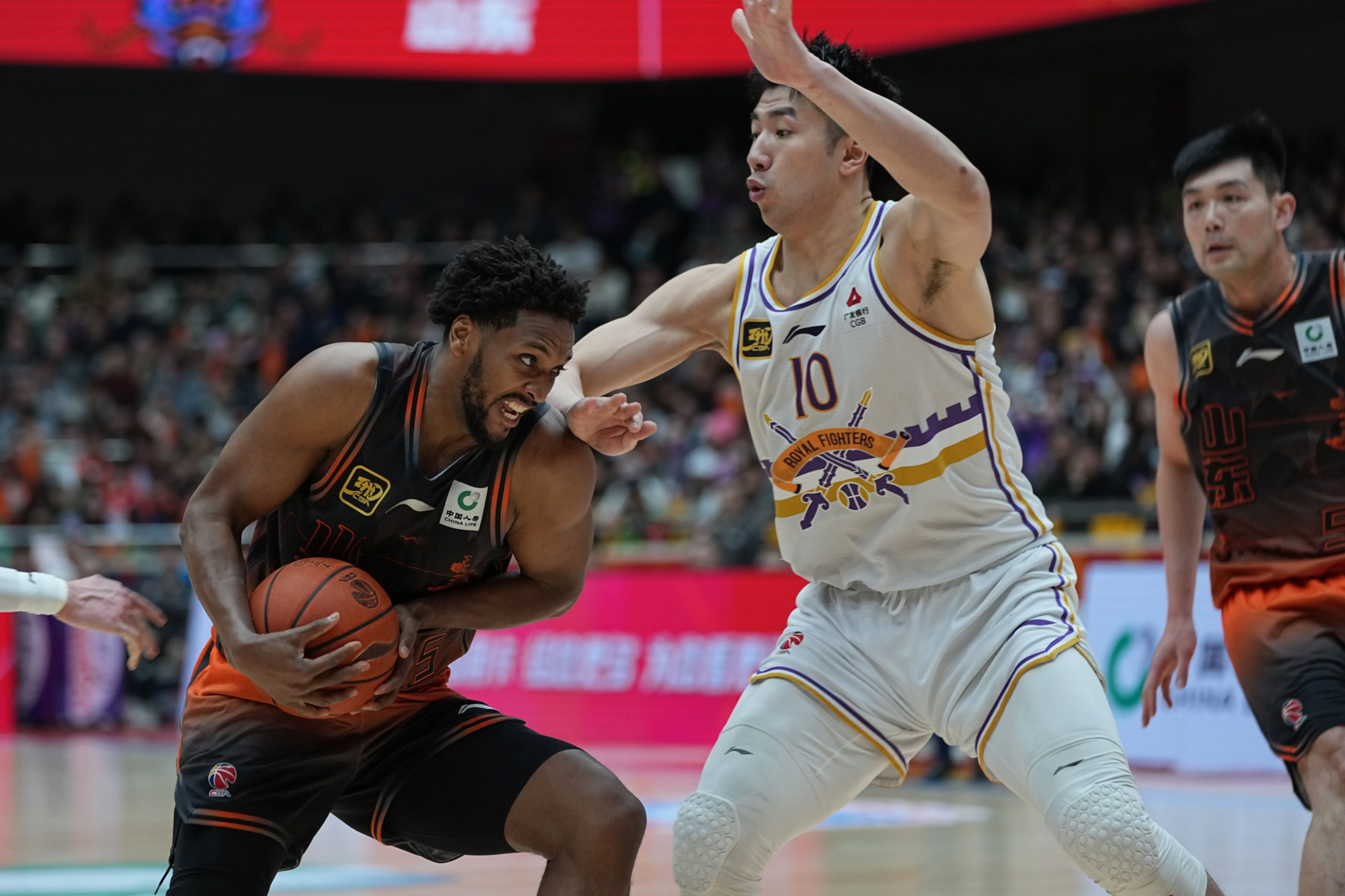 星空体育官网-赛后山东男篮备战德甲;远射贴柱细节曝光;底气十足;轮换策略成焦点-星空体育官网