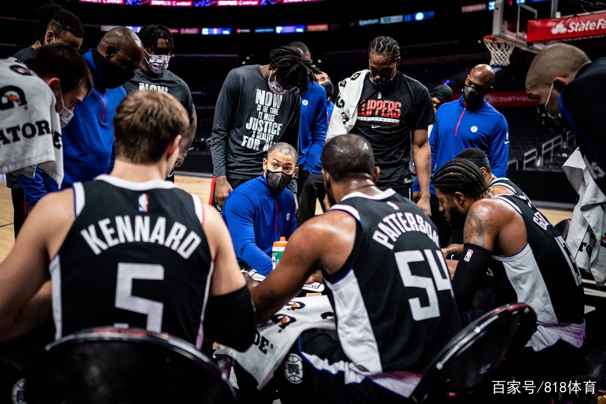星空体育-窗口期波士顿凯尔特人调整名单以备意大利杯，状态回暖环节打磨，引发热议，更衣室氛围转暖-星空体育